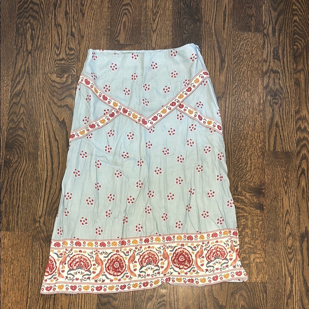 Elegant Floral Midi Skirt - Light Blue and Red